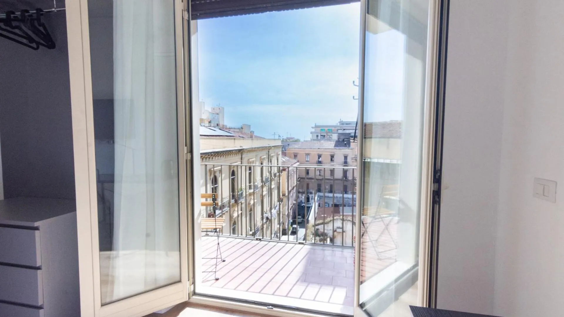 Dimora Lupo_LifeStyle B&B Aeroporto di Catania Fontana Rossa Italia